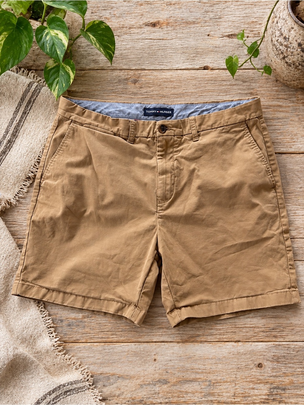 Tommy Hilfiger Men’s Khaki Chino Shorts Size 36 Stretch Cotton